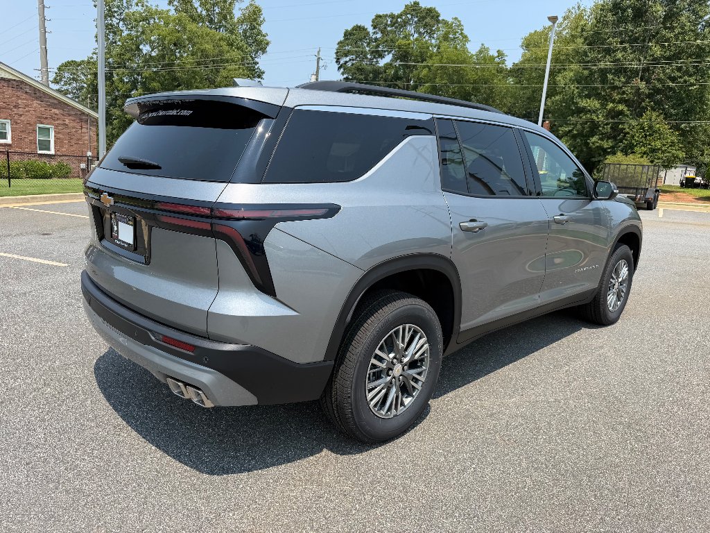2026 Chevrolet Traverse LT - Photo 8