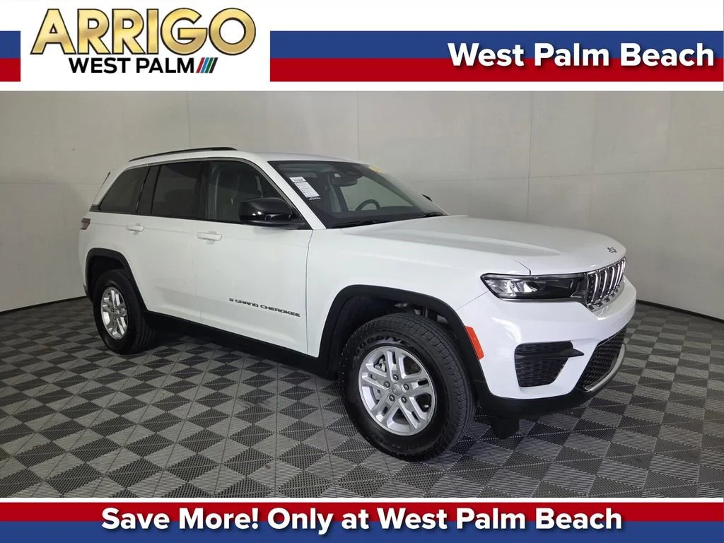 2023 Jeep Grand Cherokee Laredo 4x4's photo