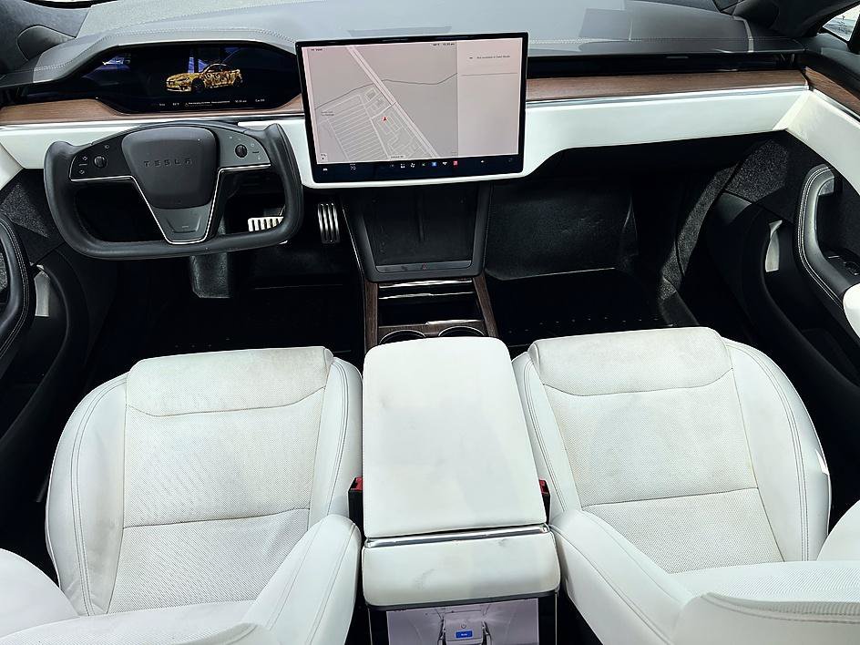 Used 2021 Solid Black Tesla Long Range image 18
