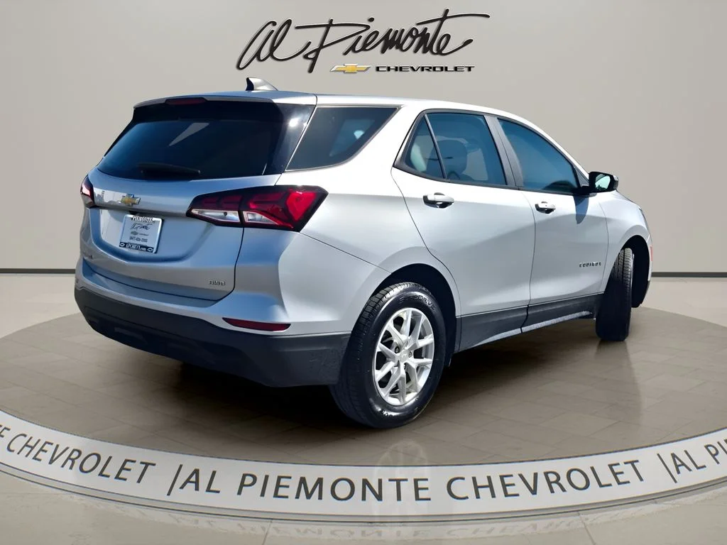 Used 2022 Silver Chevrolet LS image 4