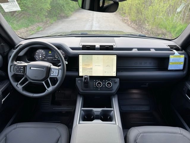 New 2026 Santorini Black Land Rover X-Dynamic SE image 21