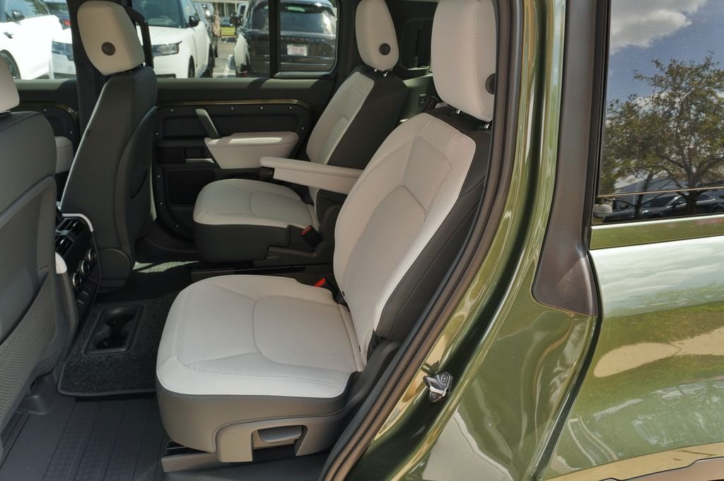 New 2026 Woolstone Green Land Rover S image 30