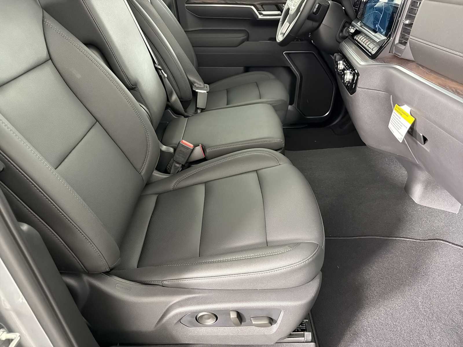 2026 GMC Sierra 1500 SLT - Photo 11