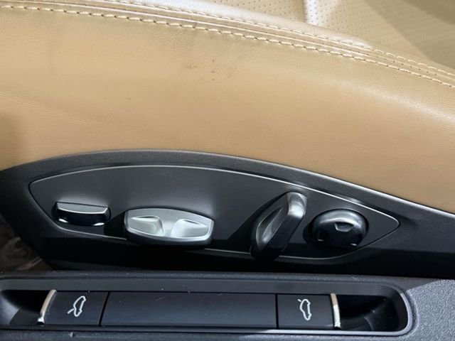 Used 2017 White Porsche Carrera 4S image 18