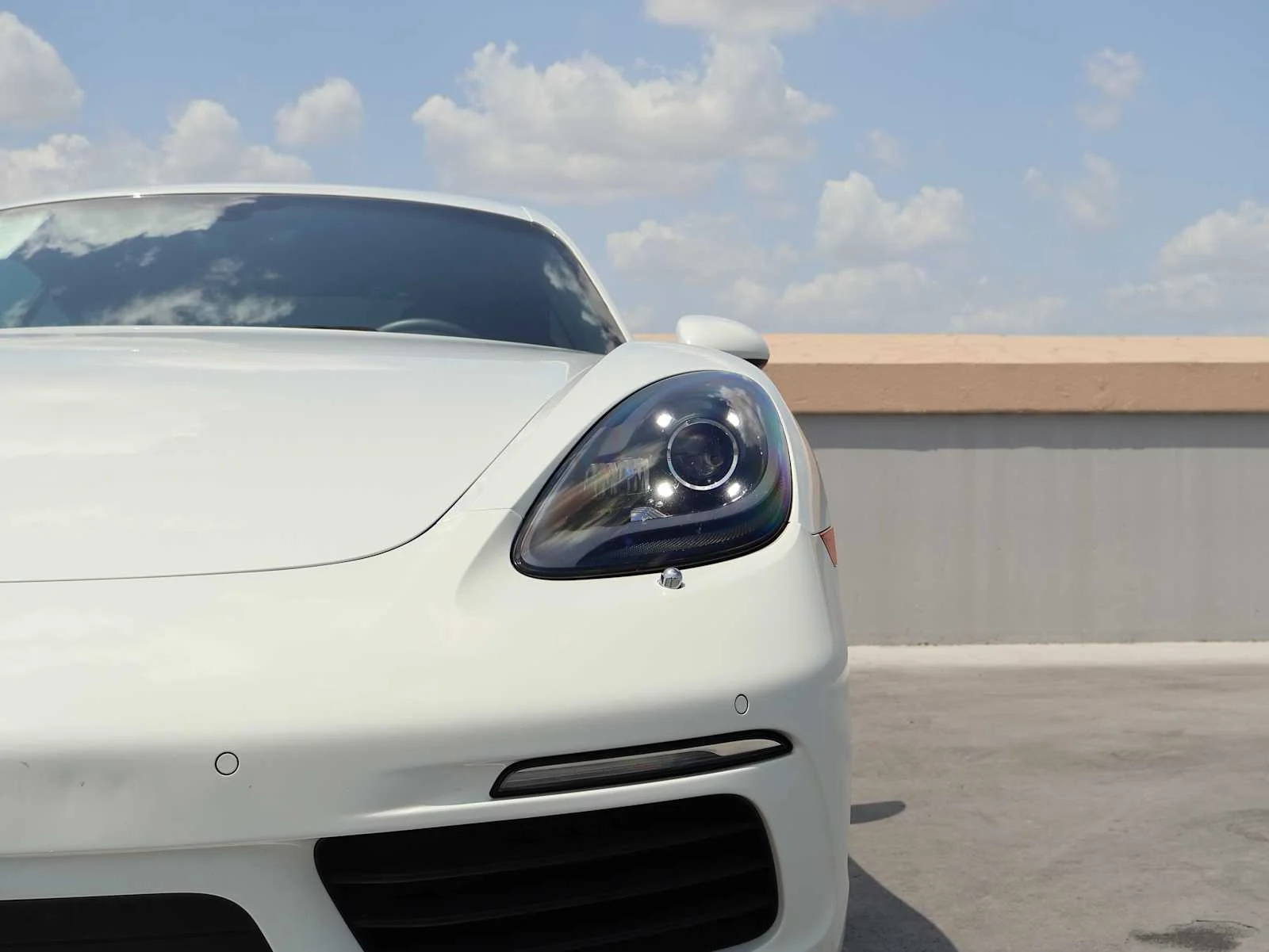 Used 2018 White Porsche  image 10