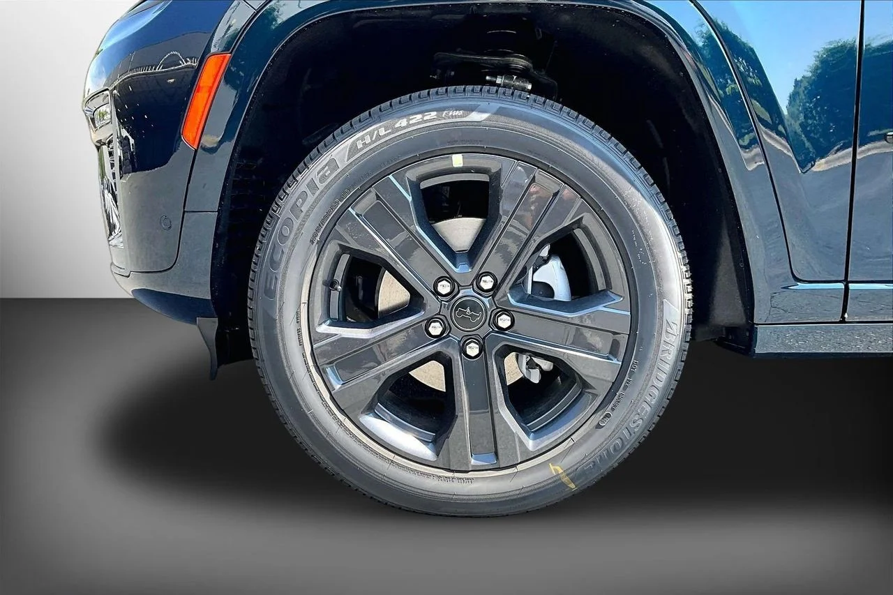 New 2027 Fathom Blue Pearl-Coat Paint Jeep Limited Reserve image 32