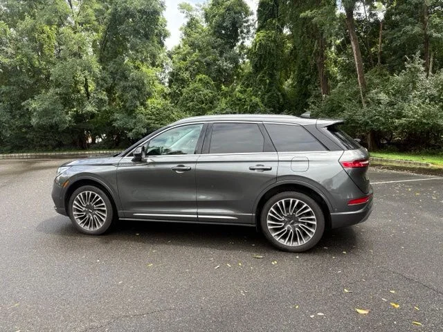 Used 2020 Magnetic Gray Lincoln Reserve image 3