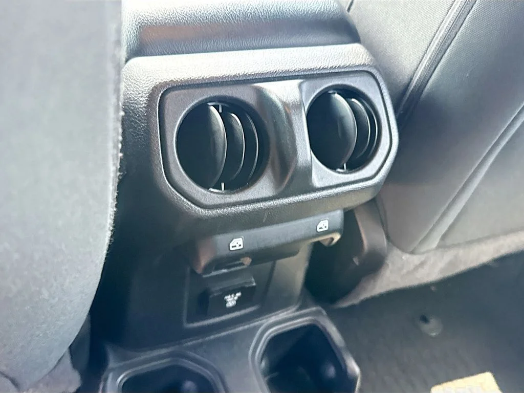 Used 2022 Black Jeep Unlimited Sport S image 28