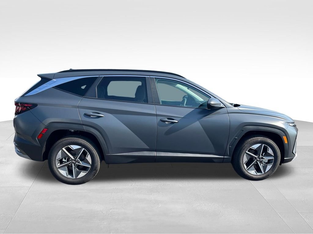 Used 2025 Gray Hyundai SEL image 6