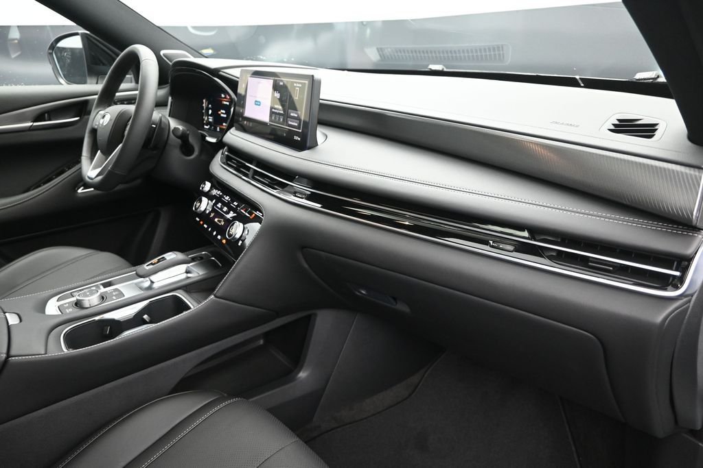 New 2027 2T RAD WHT INFINITI Sport AWD image 25