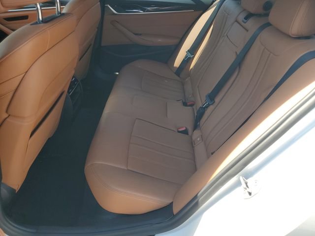 Used 2018 White BMW 530e iPerformance image 23