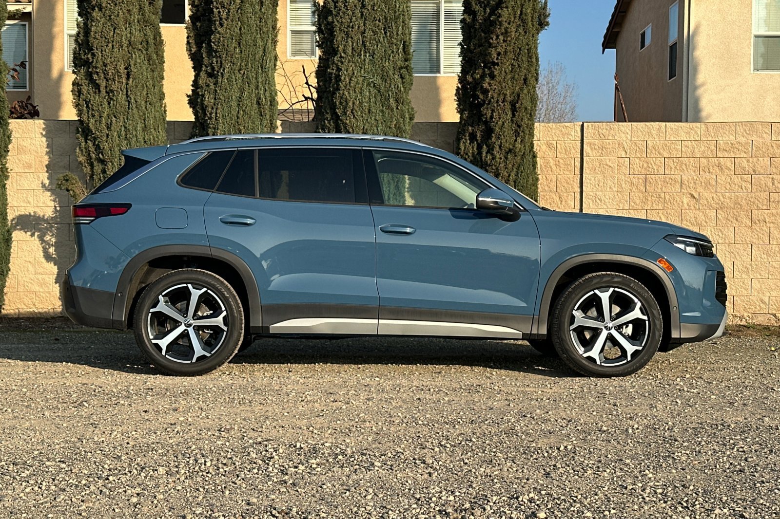New 2026 Monterey Blue Pearl Volkswagen SE image 3