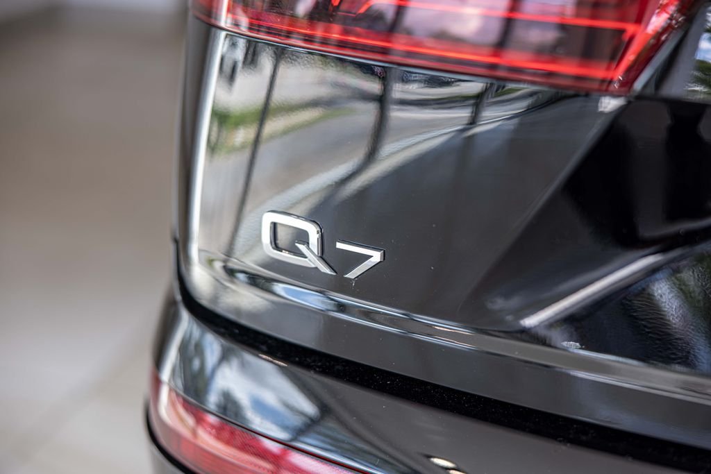 Used 2019 Black Audi 55 Premium image 15