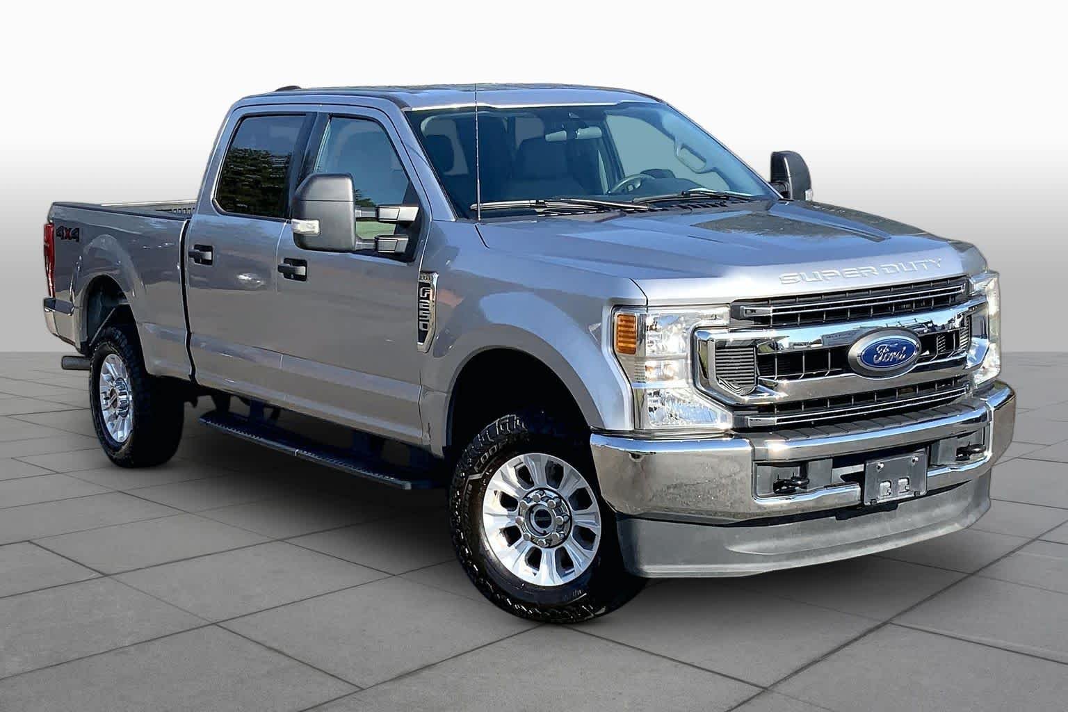 Used 2022 Iconic Silver Ford XLT image 3