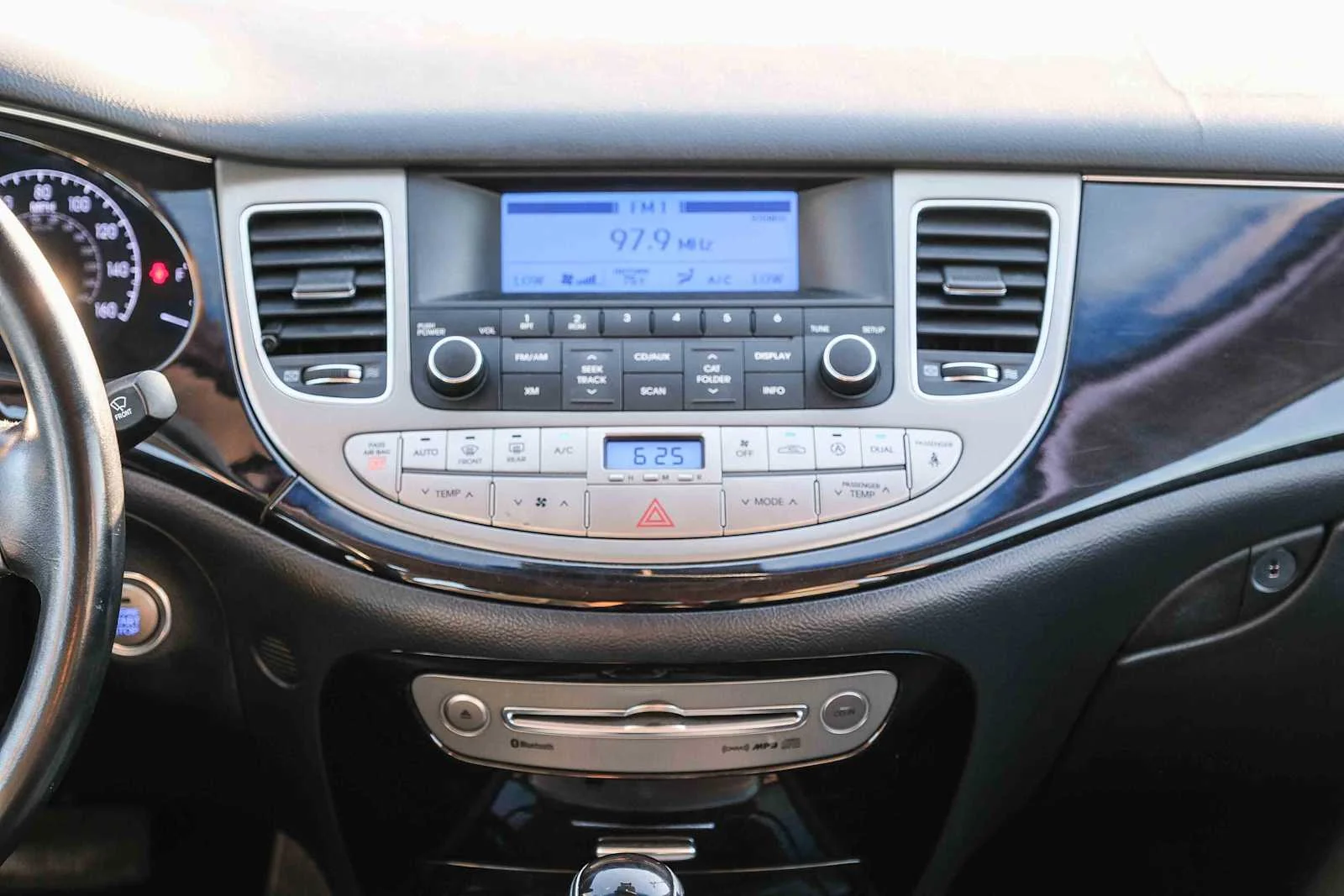 Used 2013 Titanium Gray Metallic Hyundai 3.8L image 14