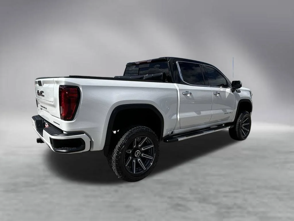 Used 2021 White Frost GMC Denali image 4