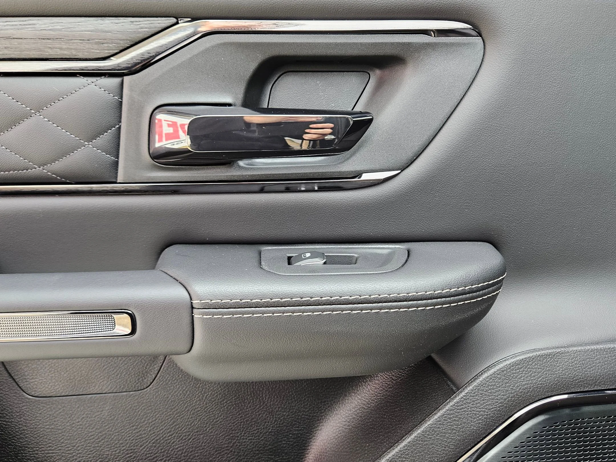 2026 RAM 1500 Limited - Photo 23