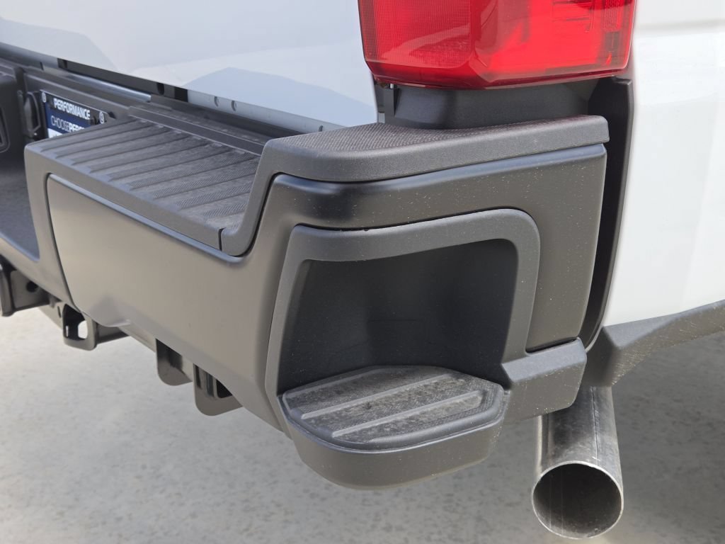 New 2026 Oxford White Ford XL image 24