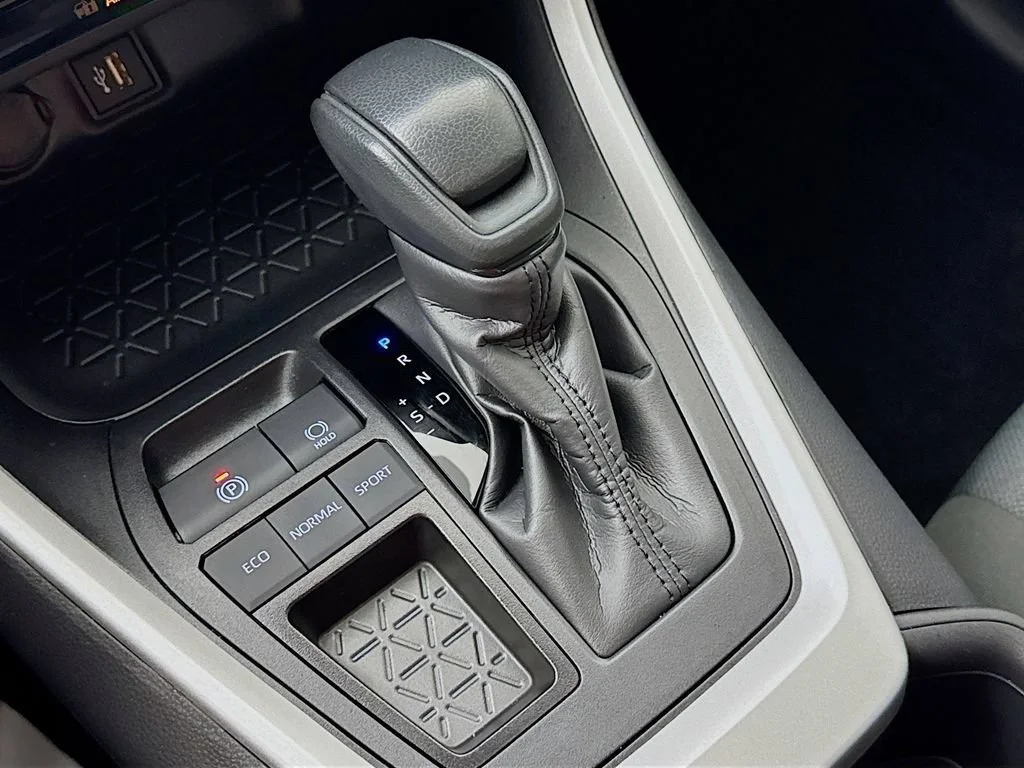 Used 2025 Midnight Black Metallic Toyota XLE image 21