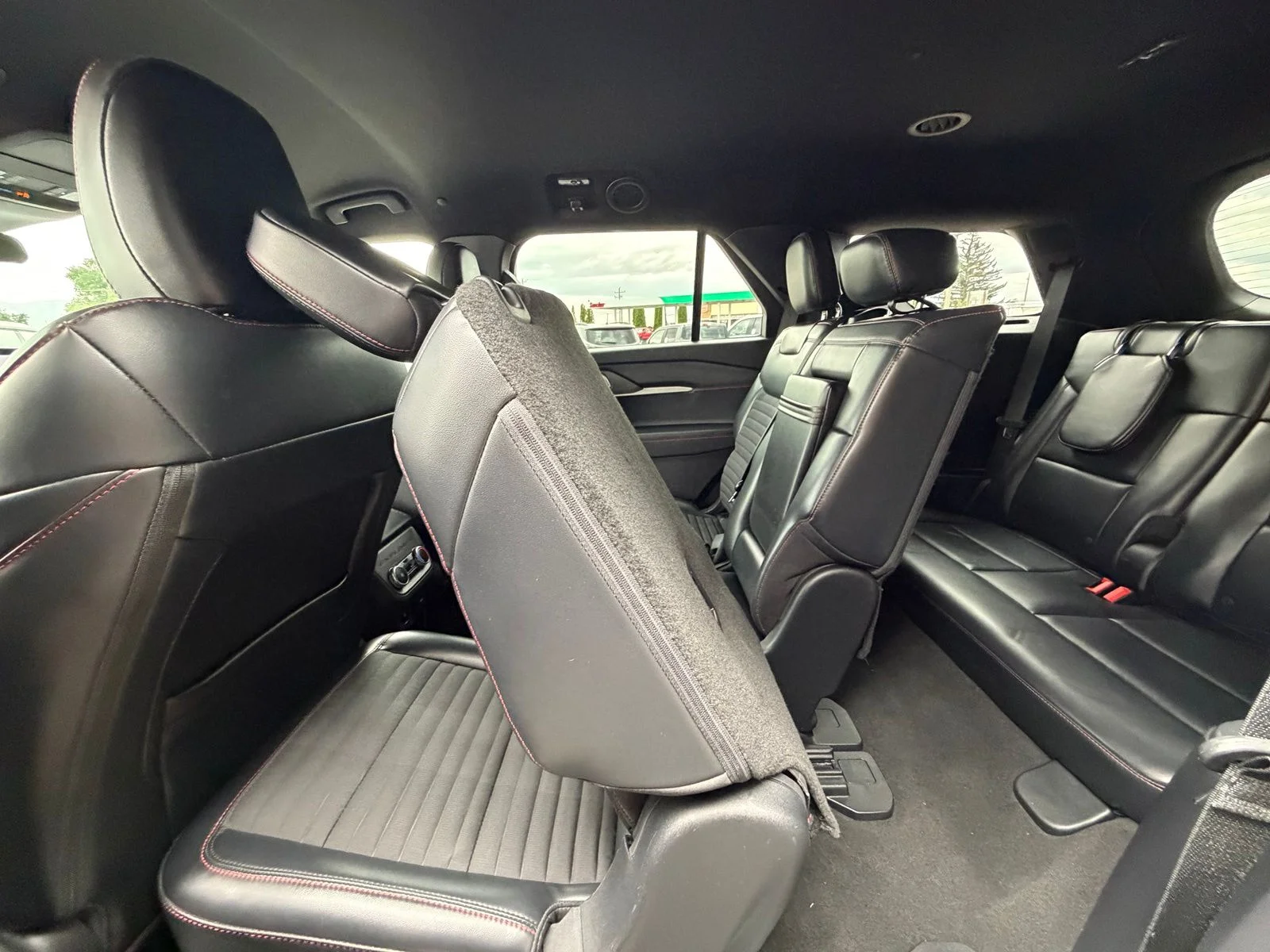 Used 2025 Gray Ford ST-Line image 28