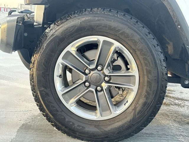 Used 2022 White Jeep Unlimited Sahara image 10