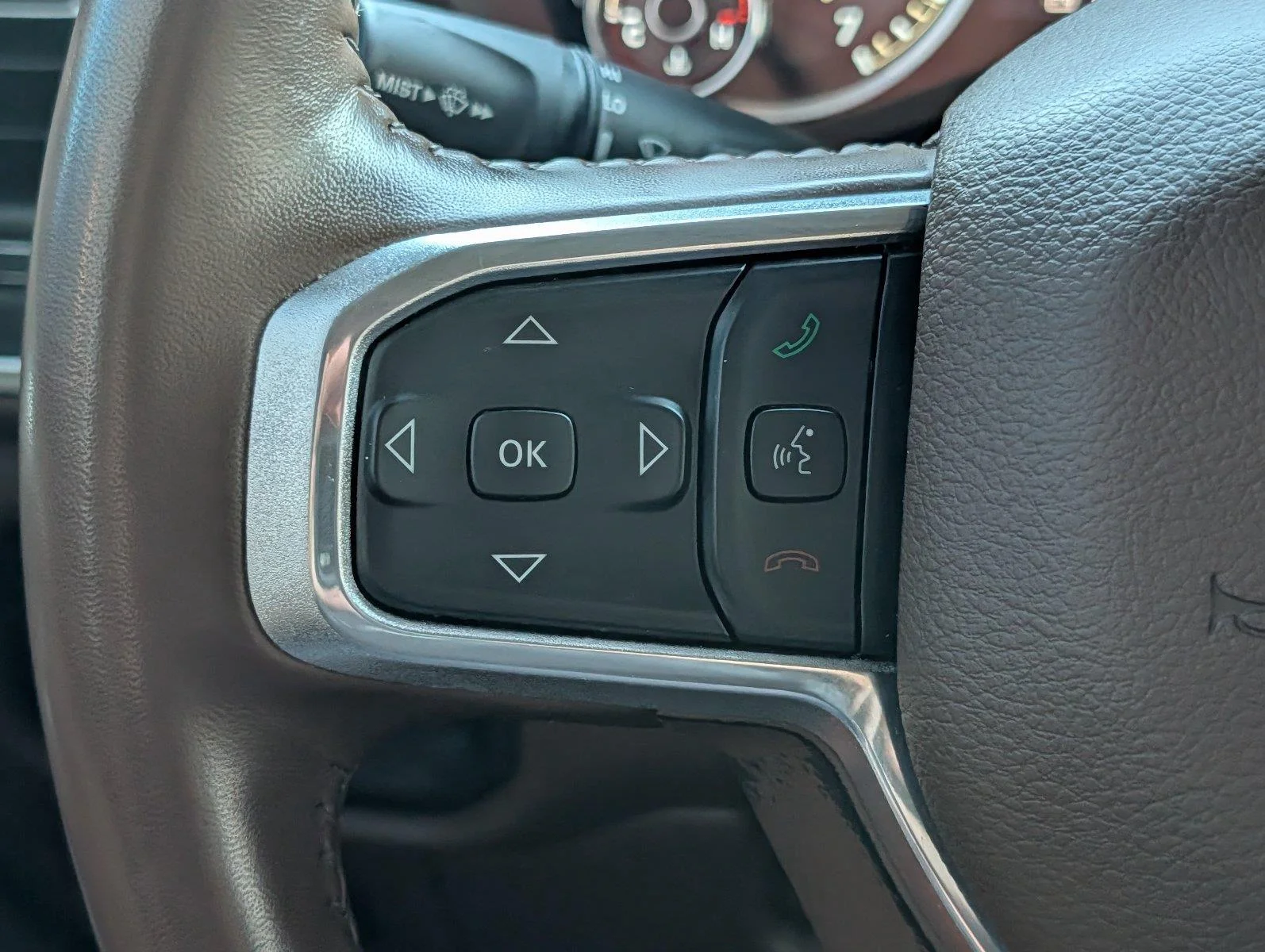 Used 2021 Diamond Black Crystal Pearlcoat Ram Laramie image 27