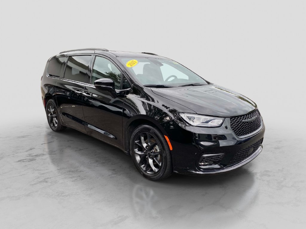 Used 2025 Black Chrysler Limited image 11