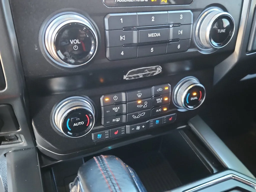 Used 2020 Black Ford Lariat image 24