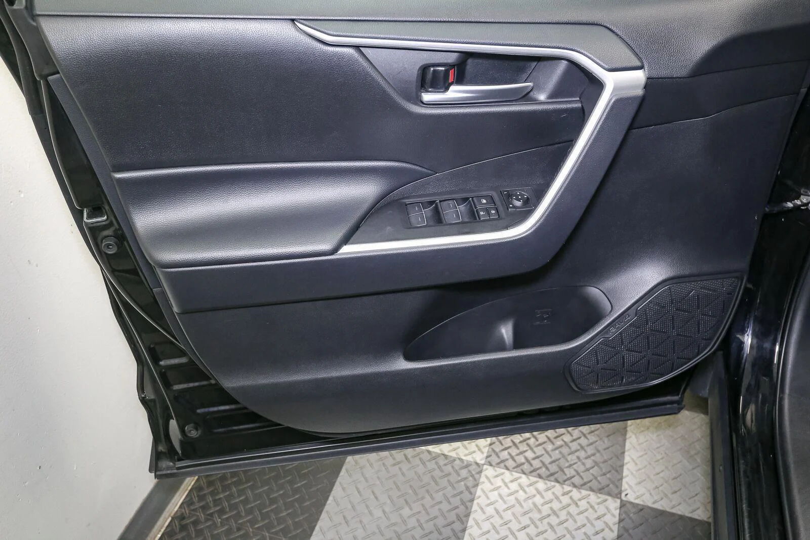 Used 2025 Midnight Black Metallic TOYOTA  image 38