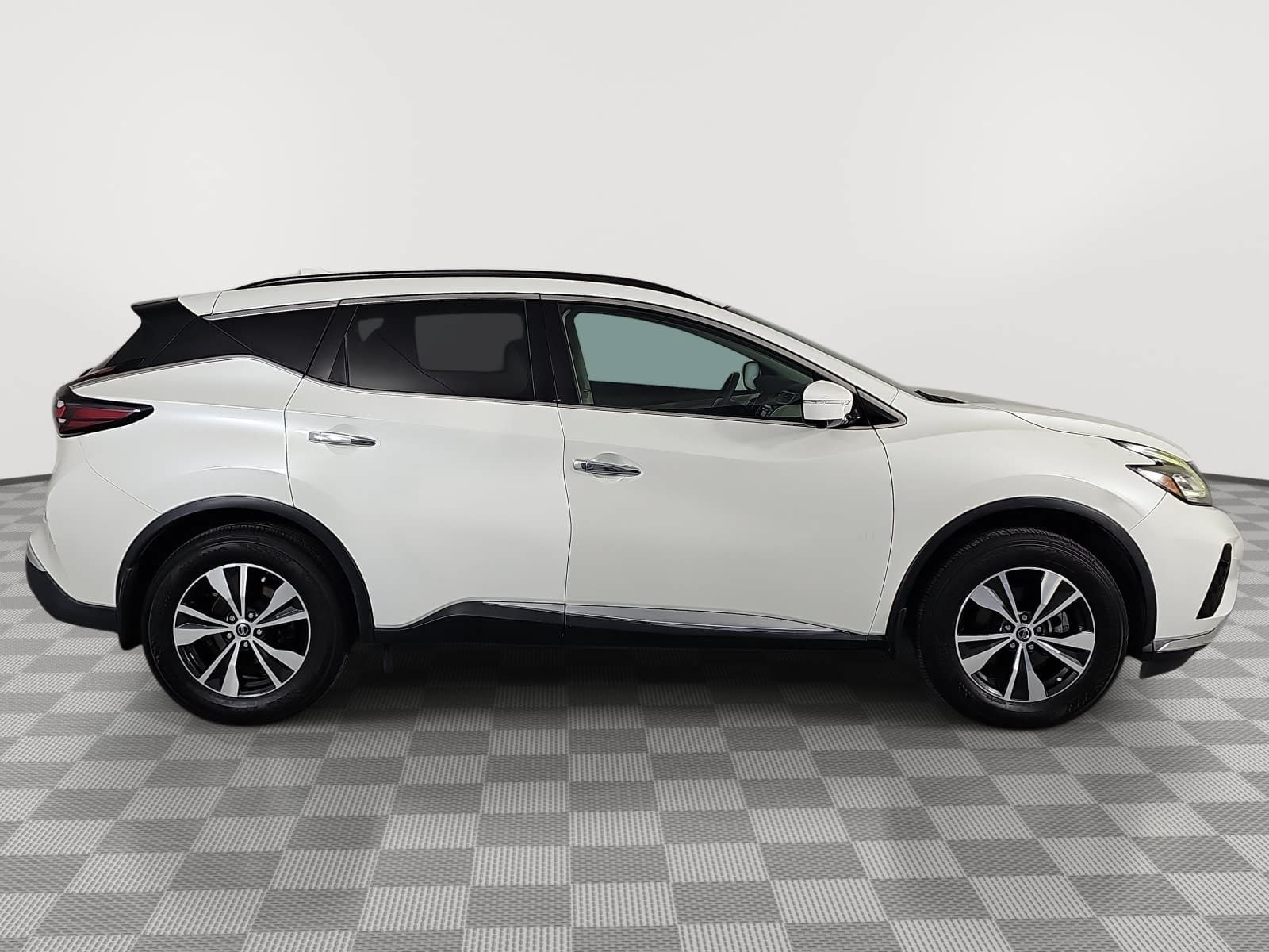 Used 2019 White Nissan SV image 9