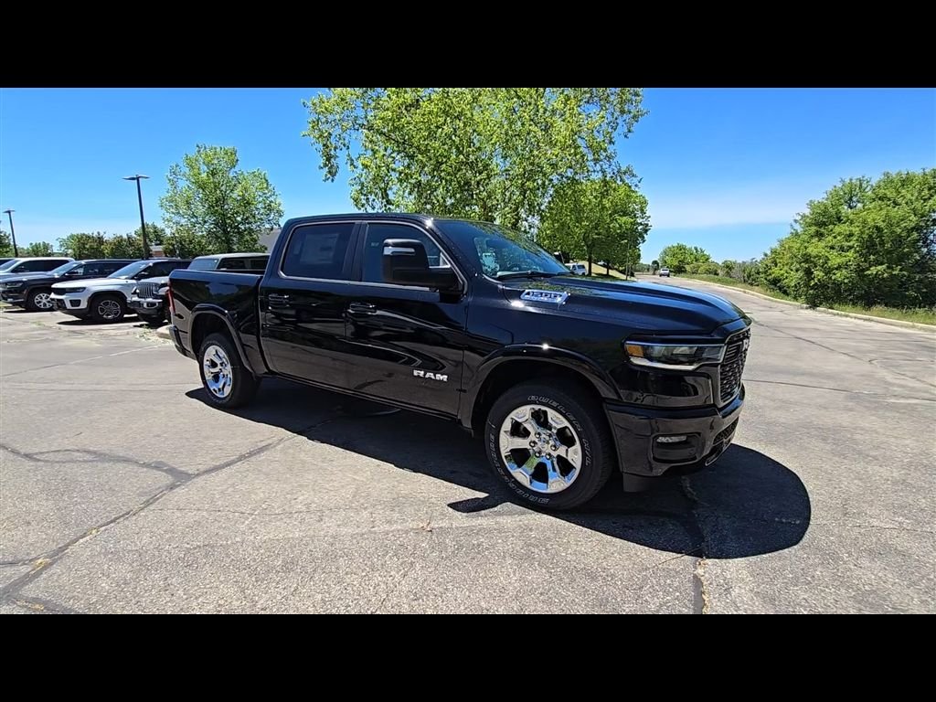 New 2026 Diamond Black Crystal Pearl-Coat Exterior Paint RAM Big Horn/Lone Star image 9