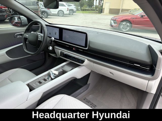 Used 2024 Silver Hyundai SEL image 16