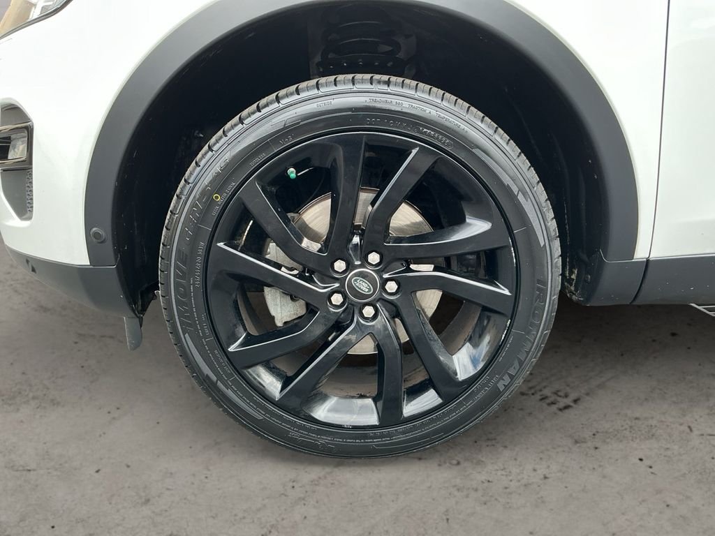Used 2017 White Land Rover HSE Luxury image 9