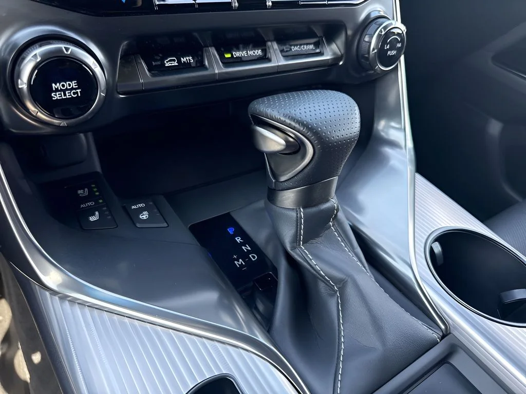 2023 Lexus LX F-Sport - Photo 18