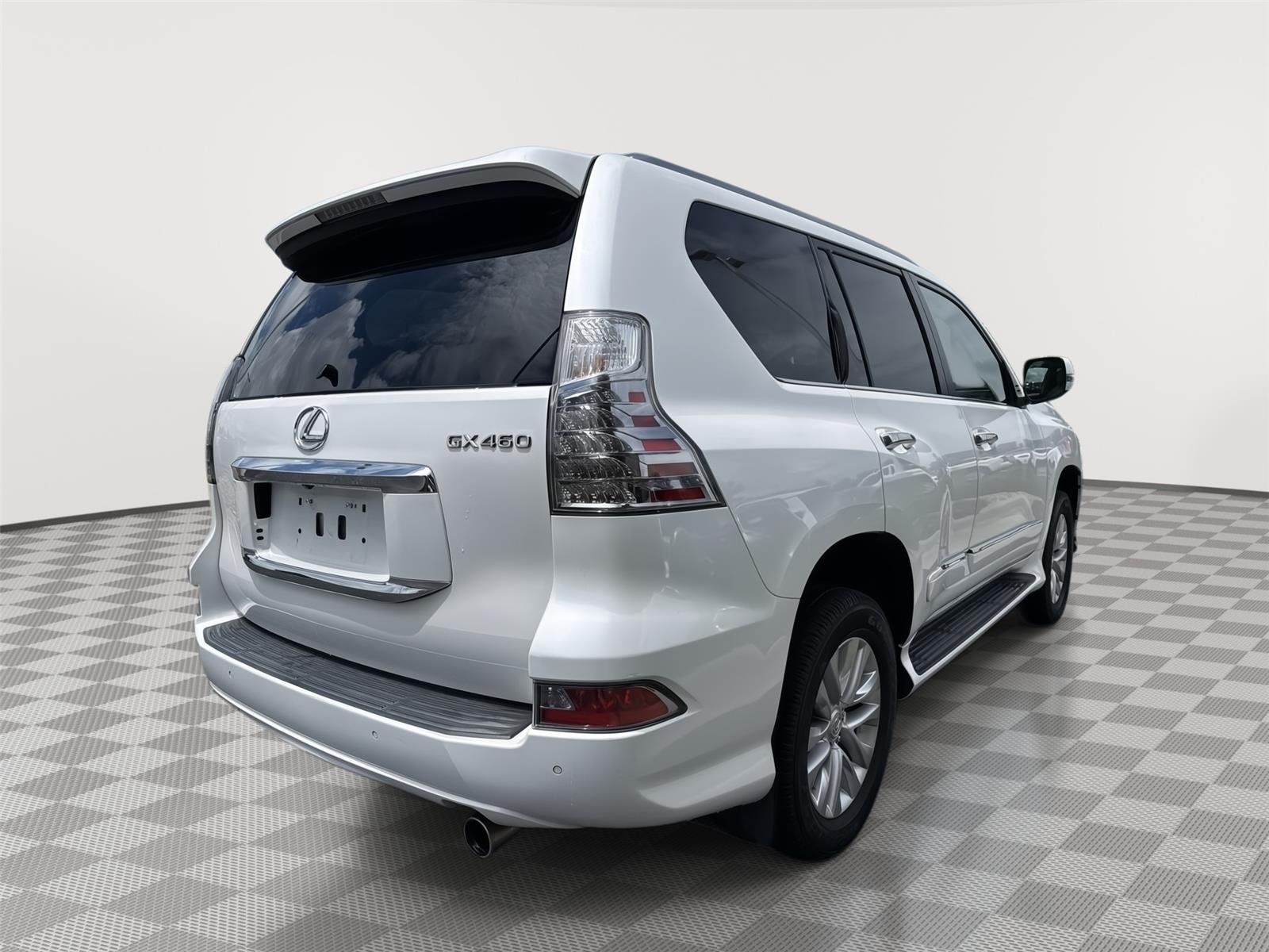 Used 2018 Starfire Pearl Lexus GX 460 Premium image 14