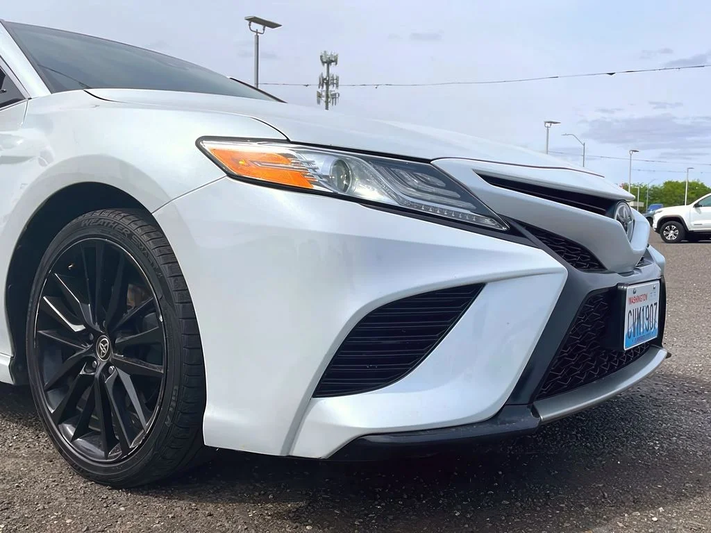 Used 2020 Wind Chill Pearl Toyota XSE image 25
