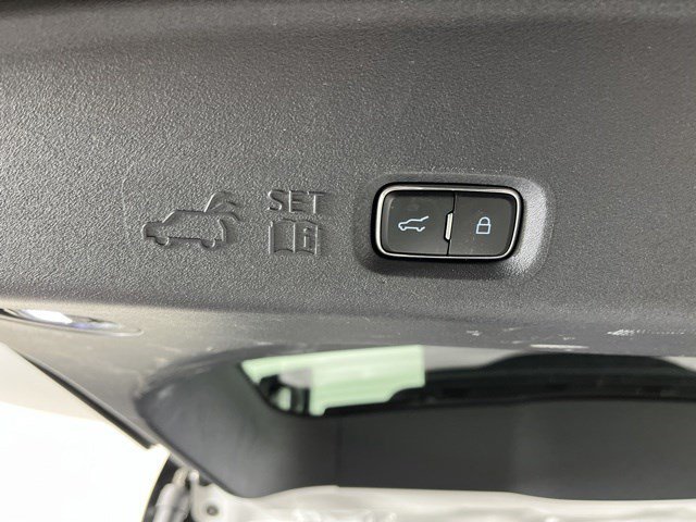 Certified Used 2025 Oxford White Ford Platinum image 46