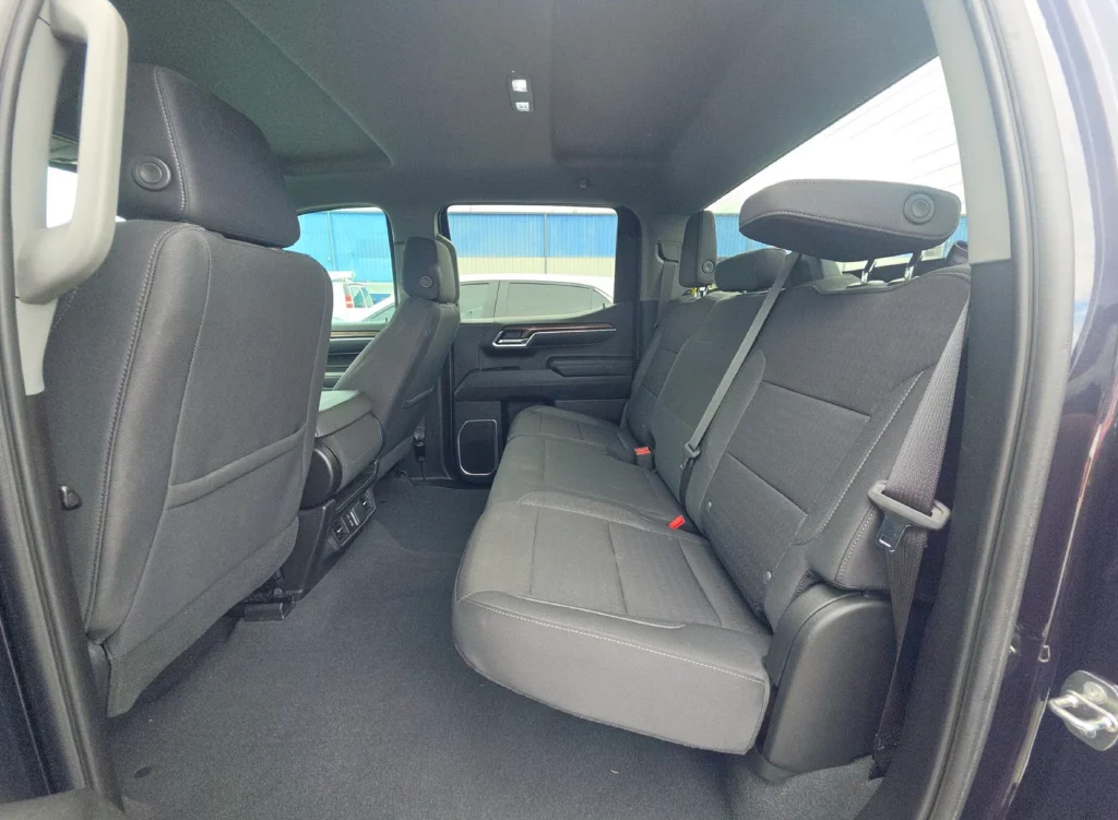 Used 2023 Gray Chevrolet LT image 7