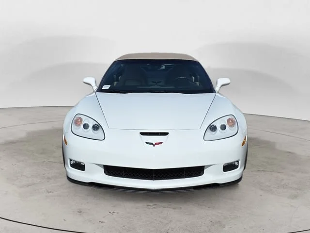Used 2010 ARCTIC WHITE Chevrolet Z16 Grand Sport w/3LT image 8