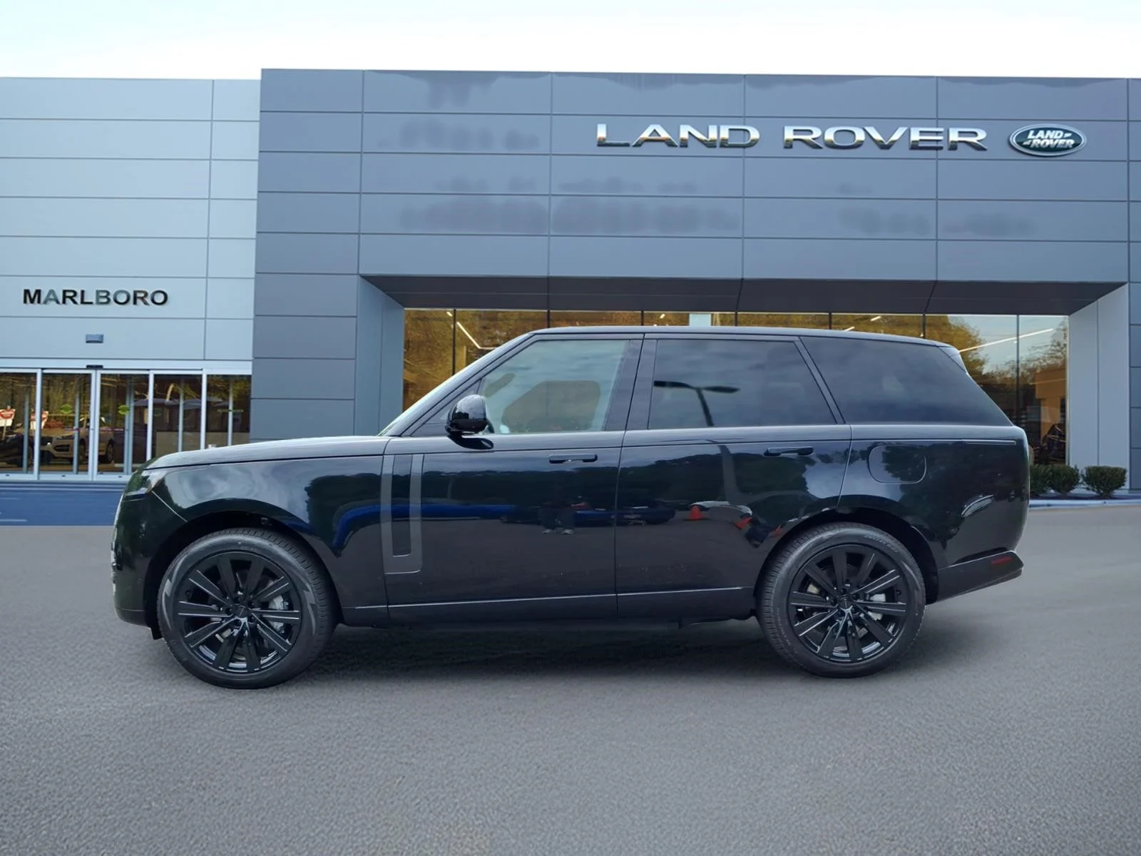 New 2026 Black Land Rover SE image 6