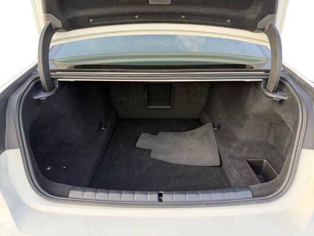 Used 2025 White BMW 740i image 18
