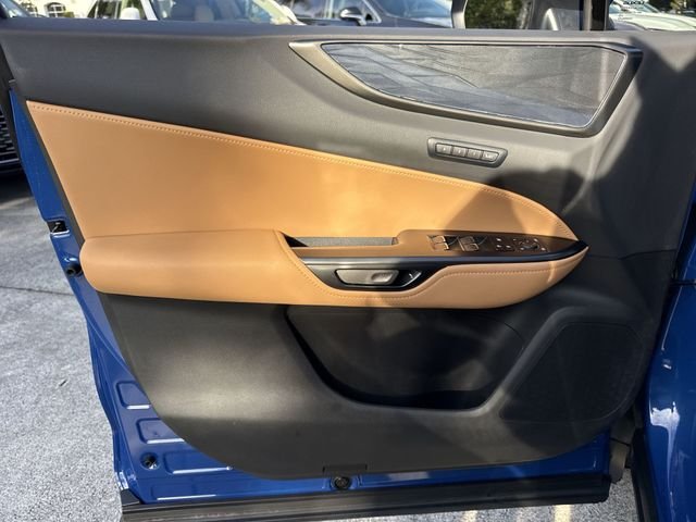 2025 Lexus NX 250 - Photo 13
