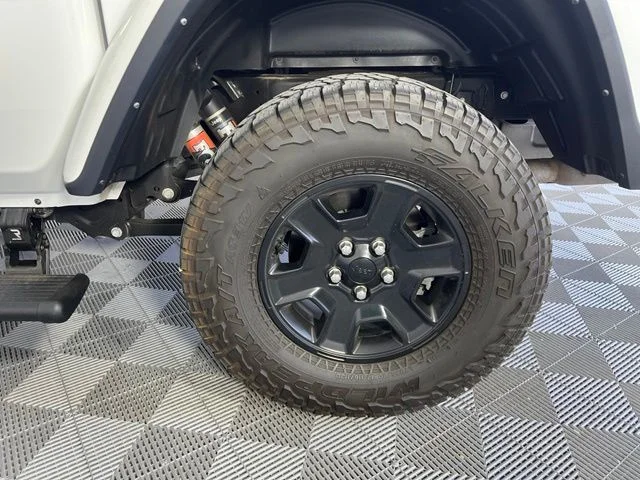 Used 2023 White Jeep Mojave image 48