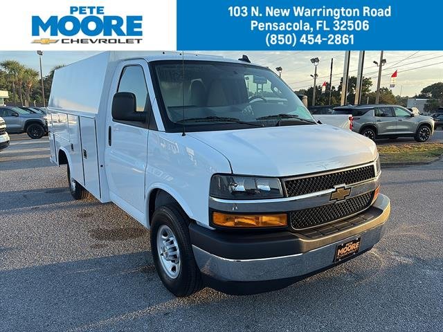 2025 Chevrolet Express Cutaway