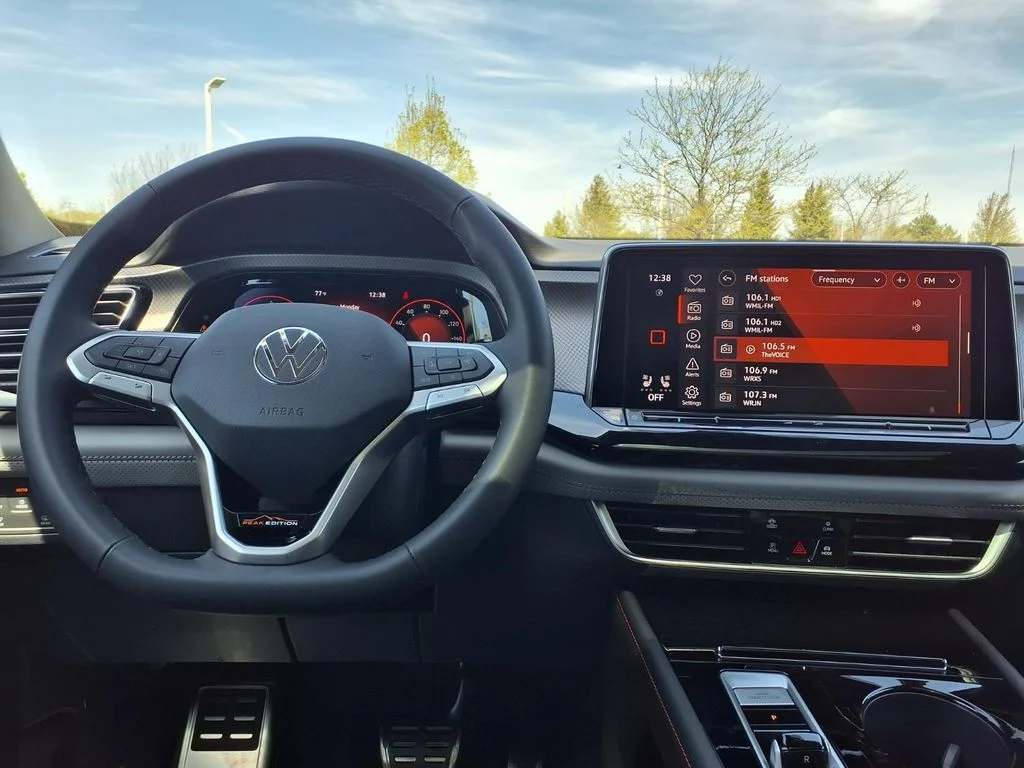 New 2026 Avocado Green Pearl Volkswagen Peak Edition image 11