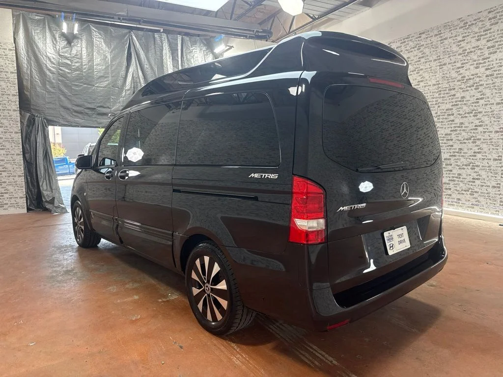 Used 2022  Mercedes-Benz Passenger image 5