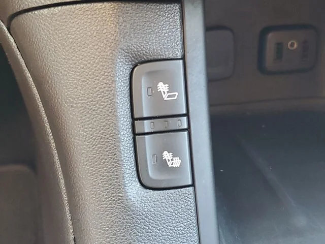 Used 2019 White GMC SLT-1 image 6