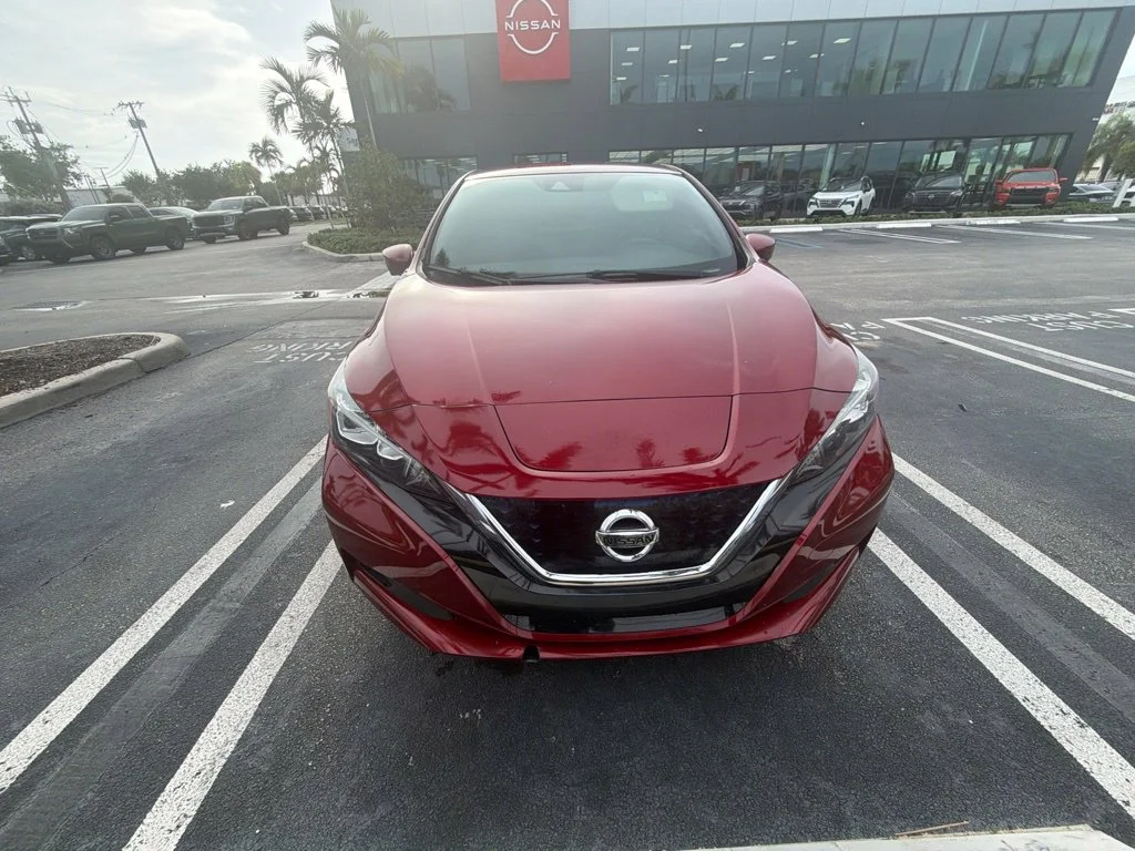 Used 2022 Red Nissan SV image 2