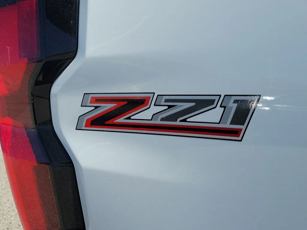 Used 2023 White Chevrolet Z71 image 6