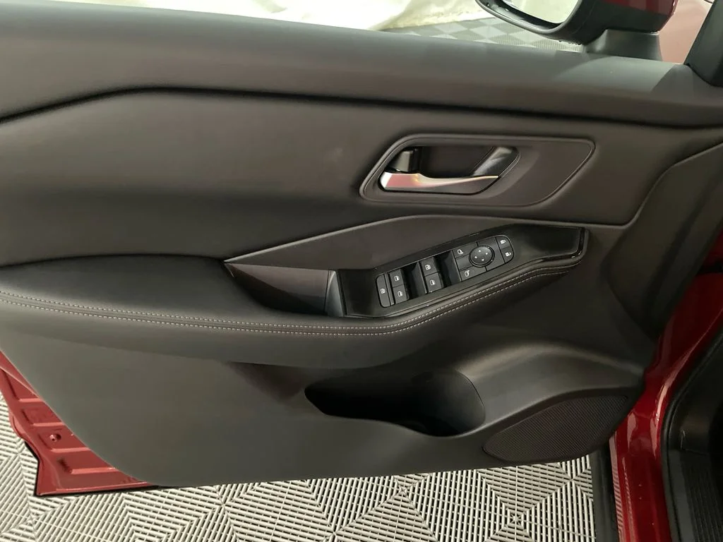 New 2026 Scarlet Ember Tintcoat Nissan SV image 10